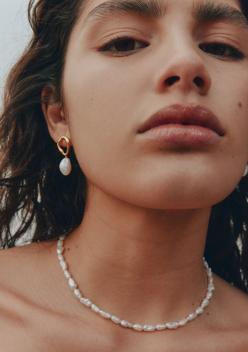 Cielo Pearl Drop Earrings - Gold