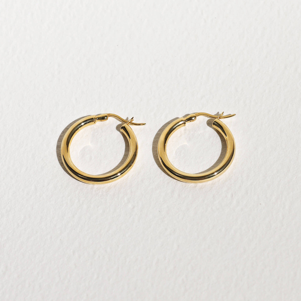 Classic Hoops Medium - Gold