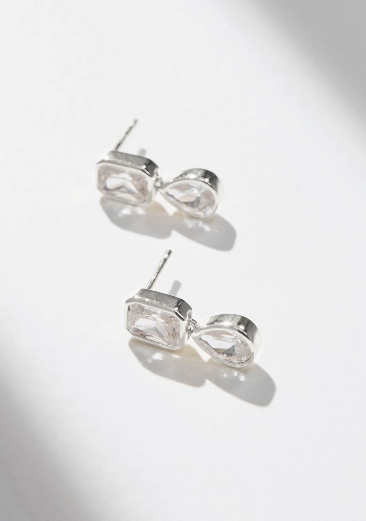 Lineaire Drop Earrings - Silver