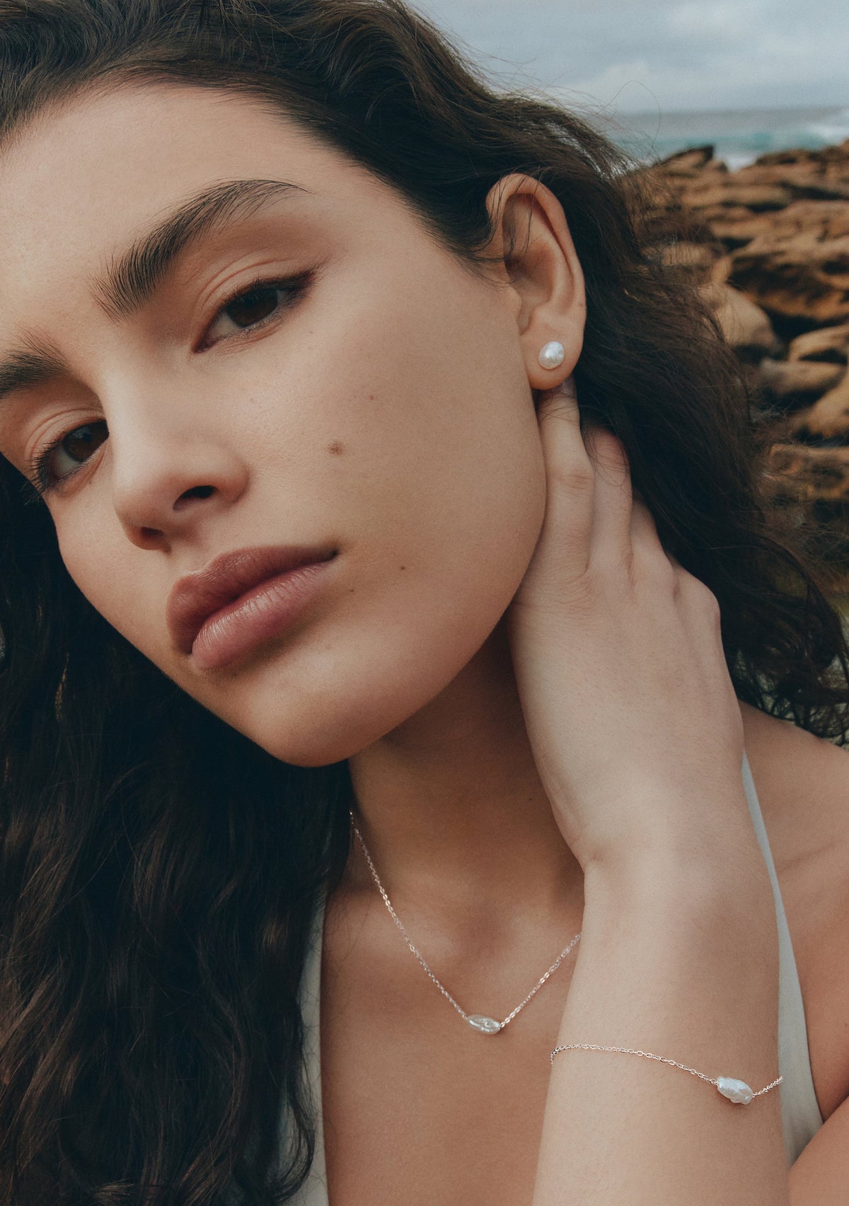 Mara Keshi Pearl Studs - Silver