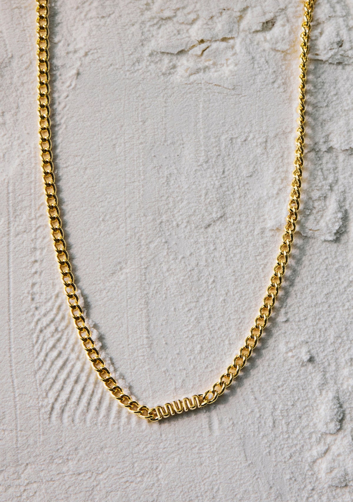MUM Chain Necklace - Gold