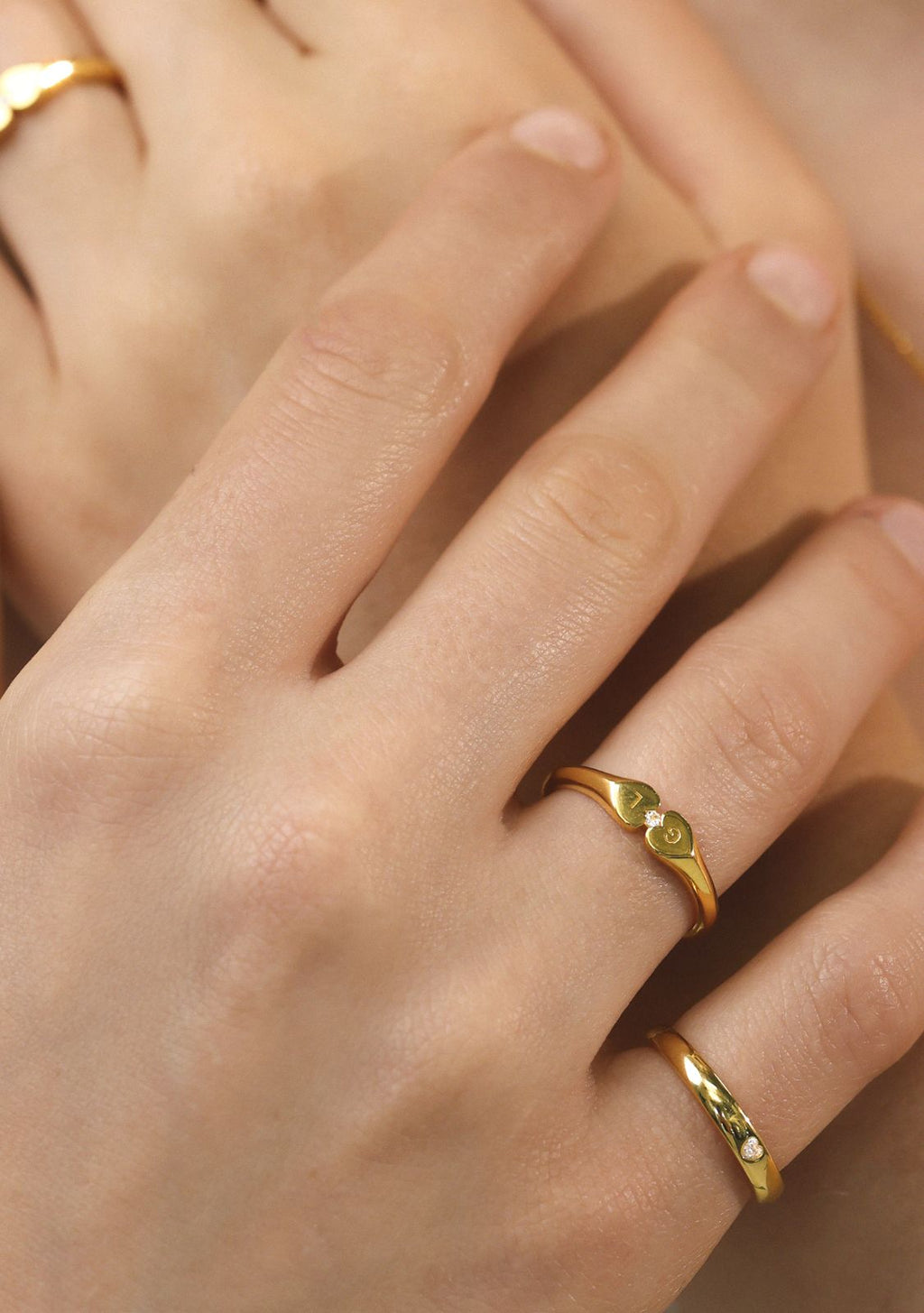 Heart Connection Signet Ring - Gold