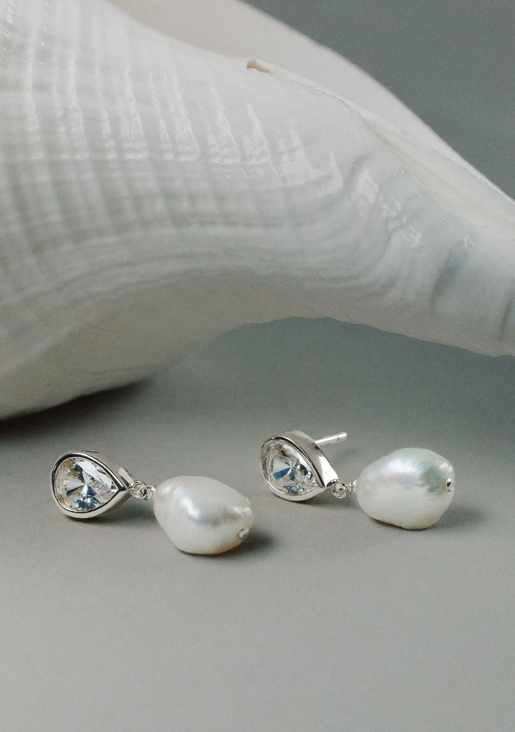 Eros Pear & Pearl Earrings - Silver