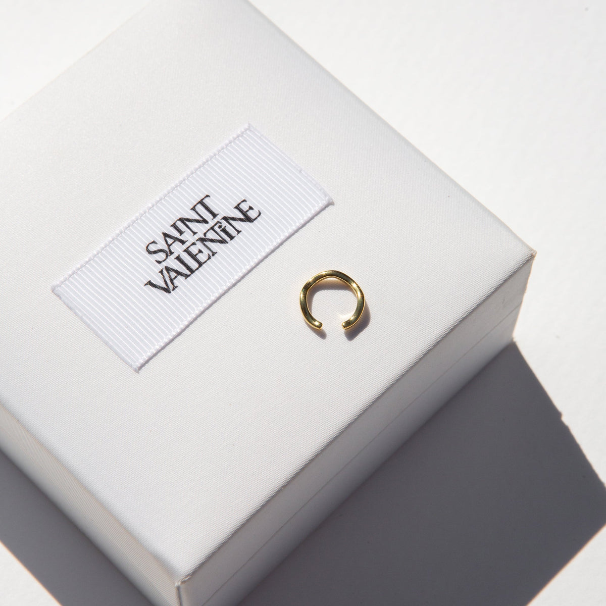 Vera Wave Ear Cuff - Gold